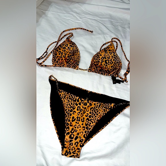 ViX PAULAHERMANNY Swimwear Bring Out Your Wild Side in Sexy Animal Print Bikinis - Picture 1 of 4